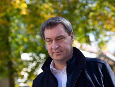 politischer aschermittwoch der csu: traditionelles ereignis mit reden, diskussionen und ausblick auf die politische agenda.