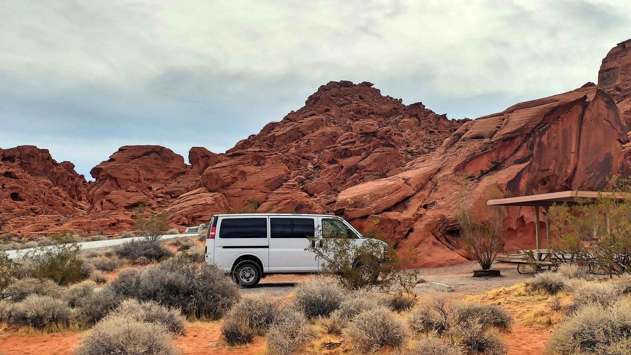 entdecken sie die freiheit des reisens mit unseren wohnmobilen. ideal für abenteuer und entspannte wochenendausflüge, bieten unsere campervans komfort und flexibilität für unvergessliche erlebnisse in der natur.