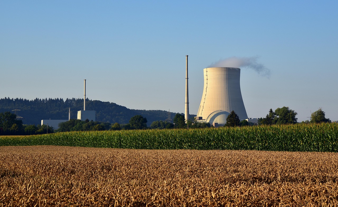 entdecken sie die vorteile und herausforderungen der kernenergie. erfahren sie, wie diese form der energiegewinnung zur bekämpfung des klimawandels beiträgt und welche sicherheitsaspekte berücksichtigt werden müssen.
