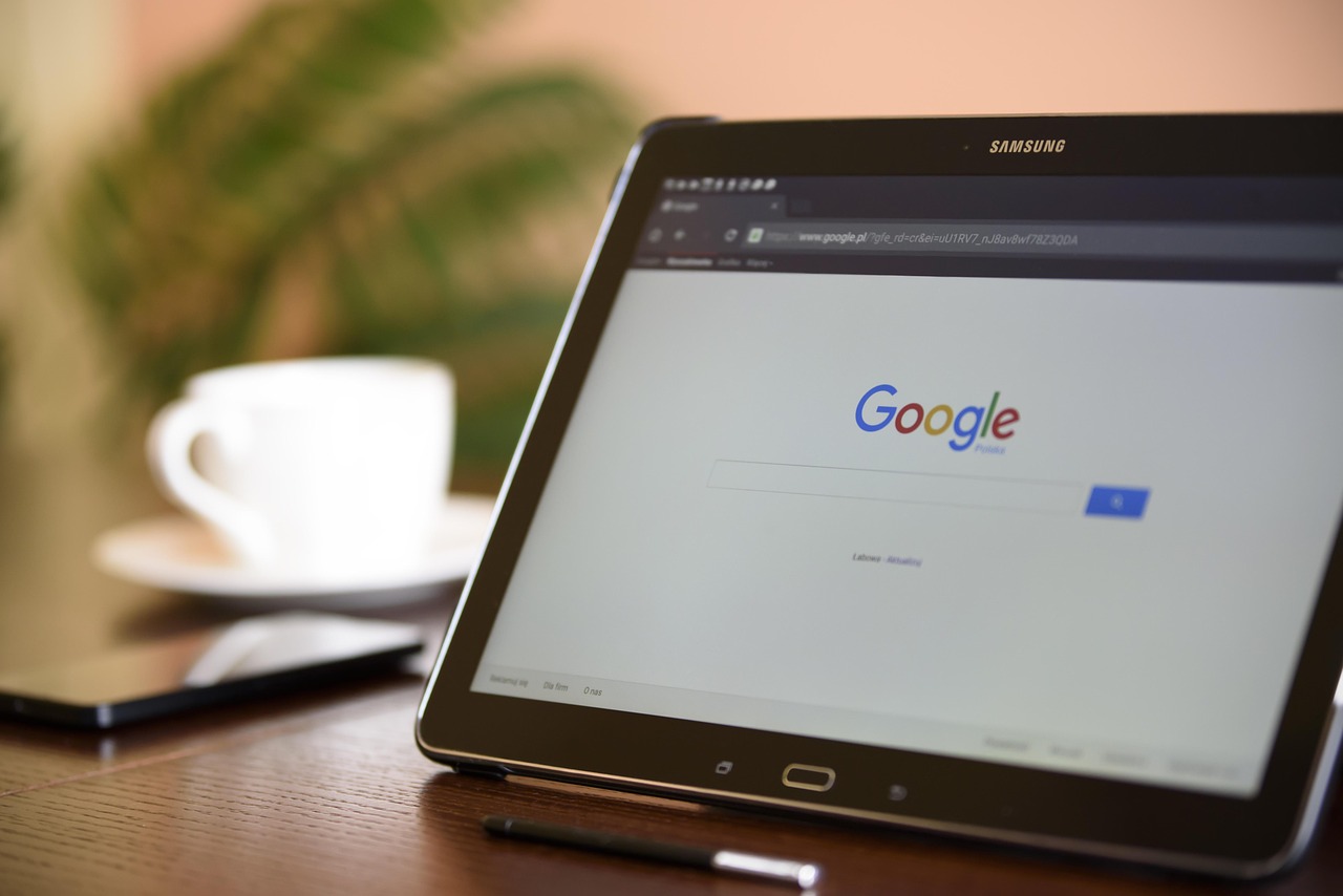 entdecken sie alles rund um die google-suche: tipps, tricks und hilfreiche informationen, wie sie effizient und zielgerichtet im internet recherchieren können. erfahren sie, wie sie optimale suchergebnisse erzielen.